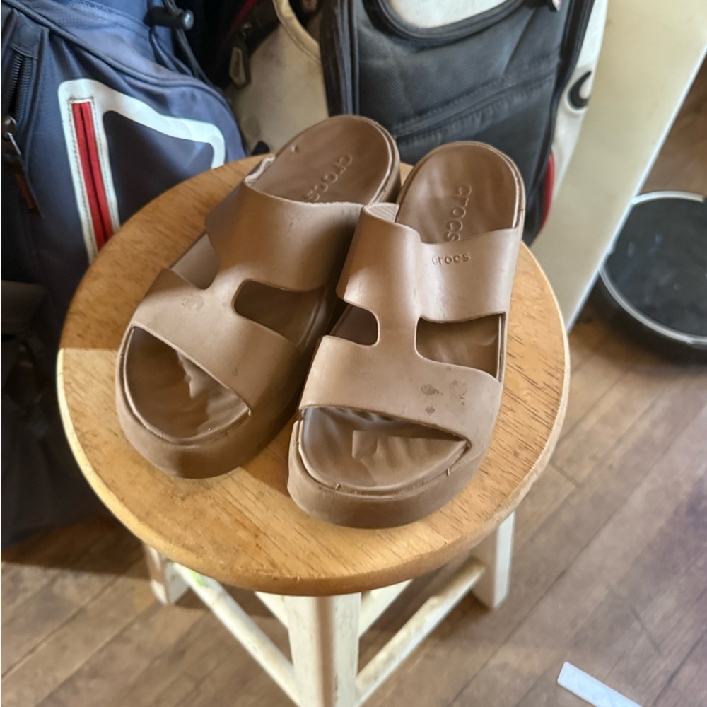 CROCS women’s Getaway Platforms size 6
